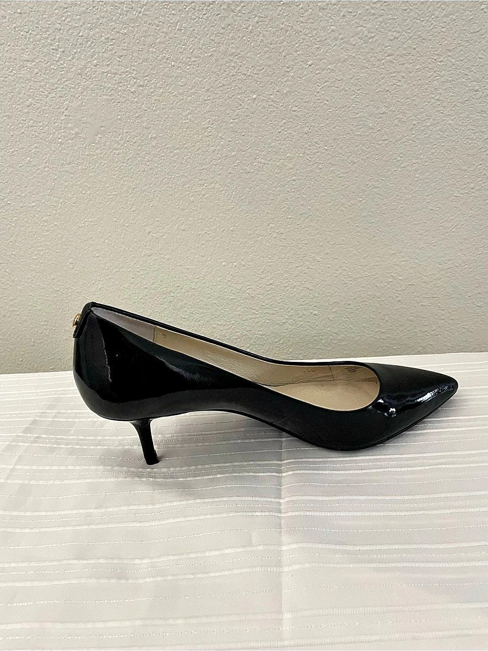Michael Kors Flex Kitten-Heel Pump Black Pointed-Toe Pumps 7.5 - Picture 9 of 11